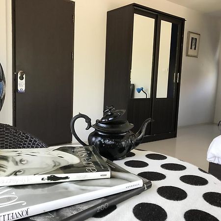 But Different Phuket Boutique Hotel Nai Harn Luaran gambar