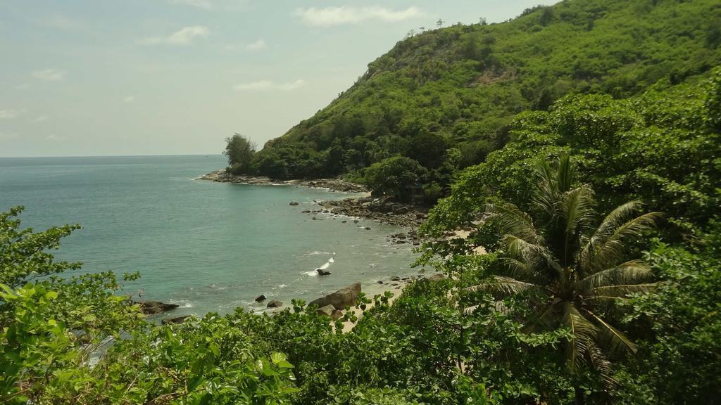 But Different Phuket Boutique Hotel Nai Harn Luaran gambar