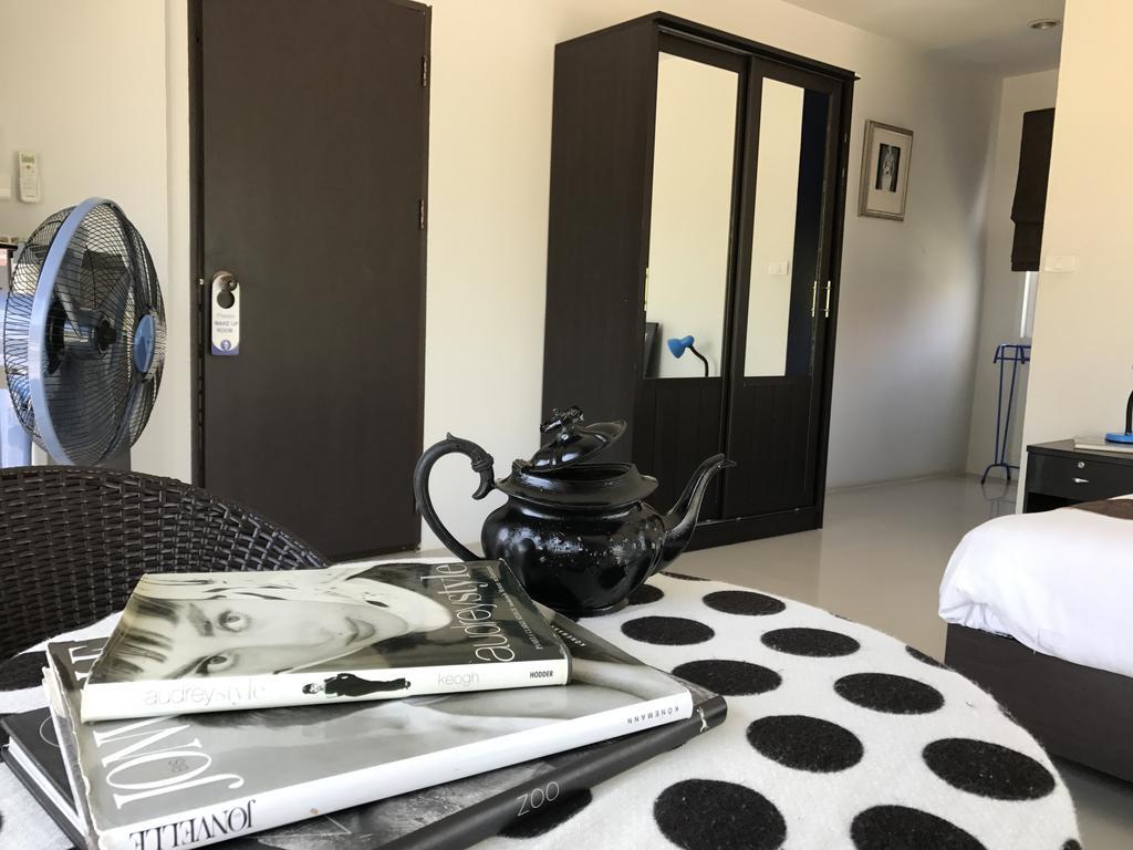 But Different Phuket Boutique Hotel Nai Harn Luaran gambar