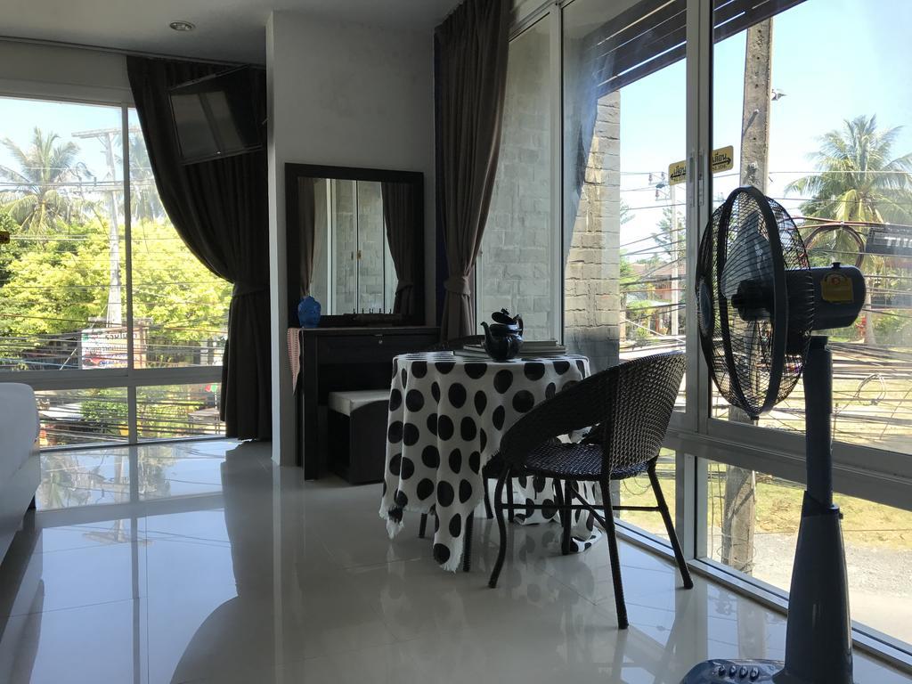 But Different Phuket Boutique Hotel Nai Harn Luaran gambar