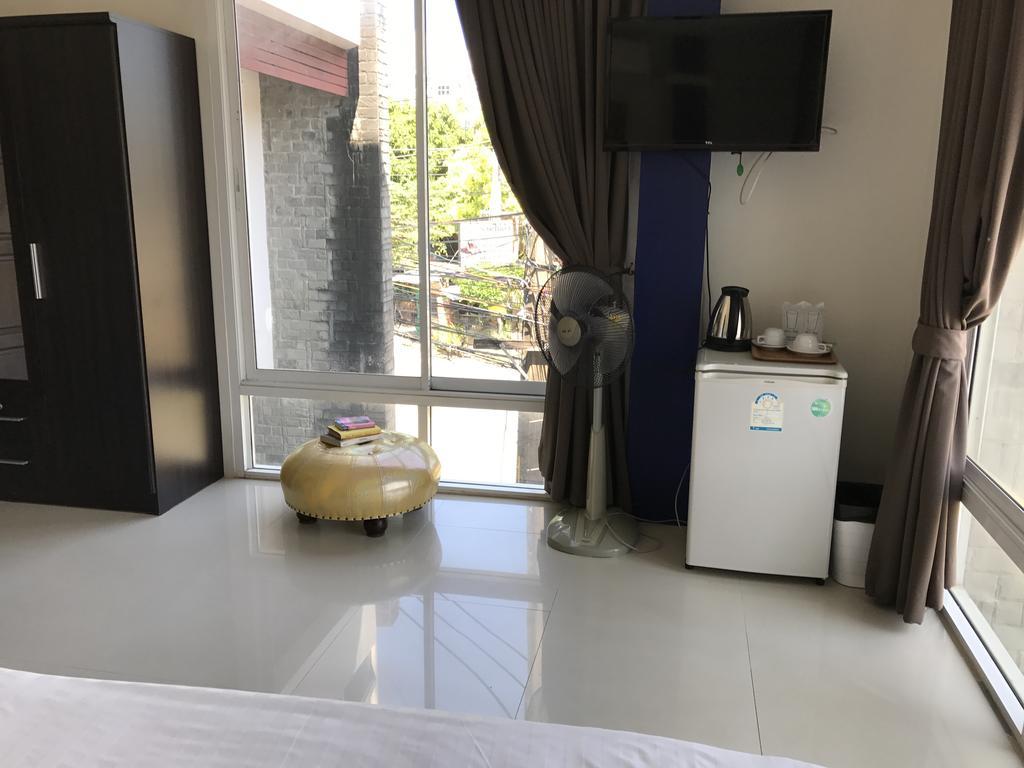 But Different Phuket Boutique Hotel Nai Harn Luaran gambar
