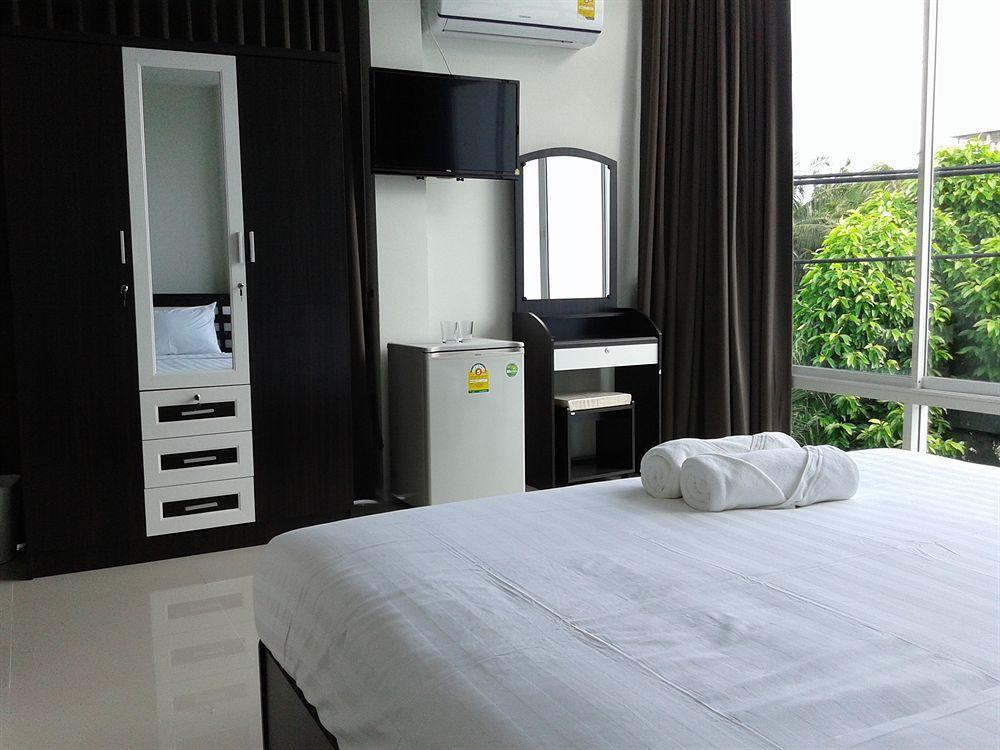 But Different Phuket Boutique Hotel Nai Harn Luaran gambar
