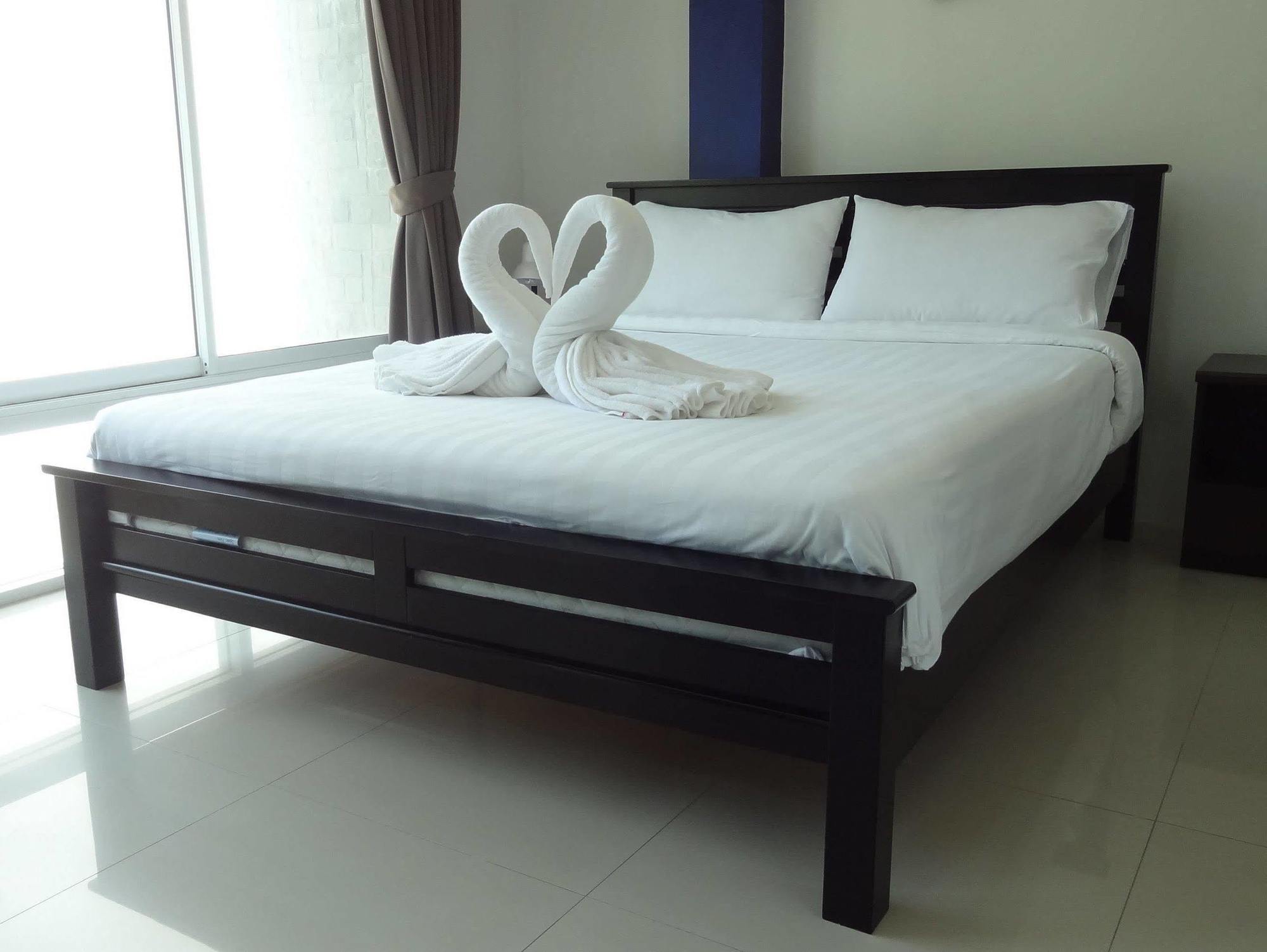 But Different Phuket Boutique Hotel Nai Harn Luaran gambar