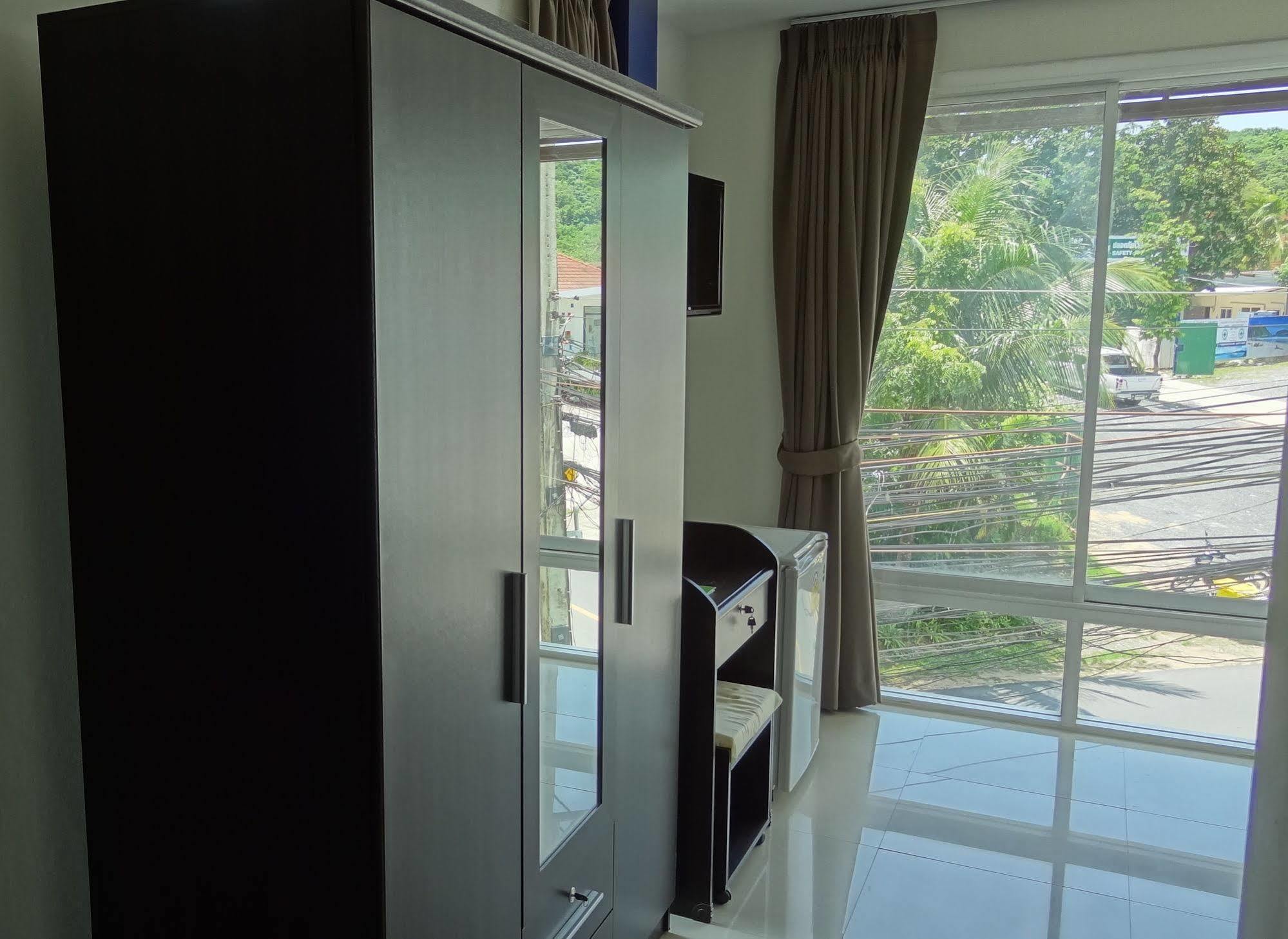 But Different Phuket Boutique Hotel Nai Harn Luaran gambar