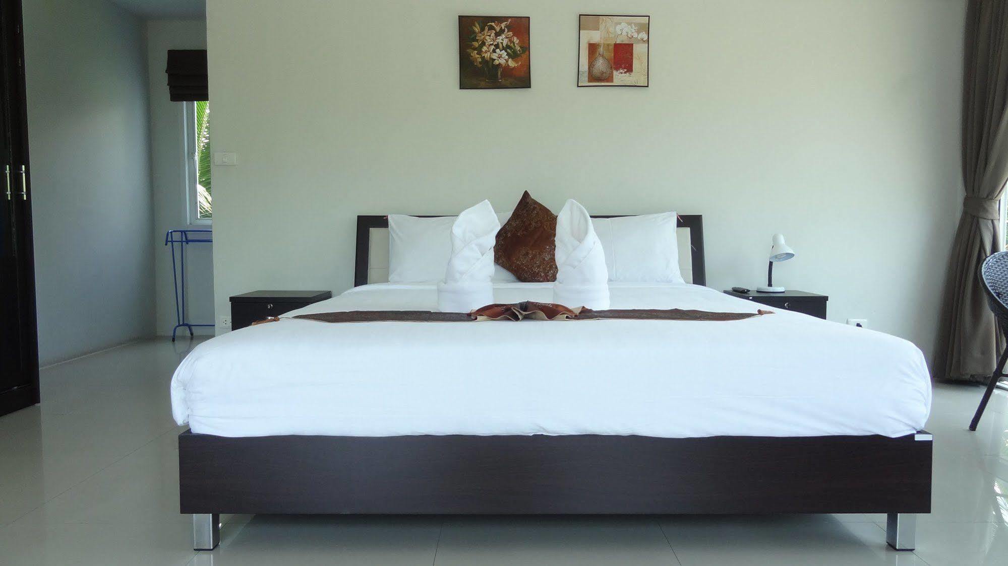 But Different Phuket Boutique Hotel Nai Harn Luaran gambar