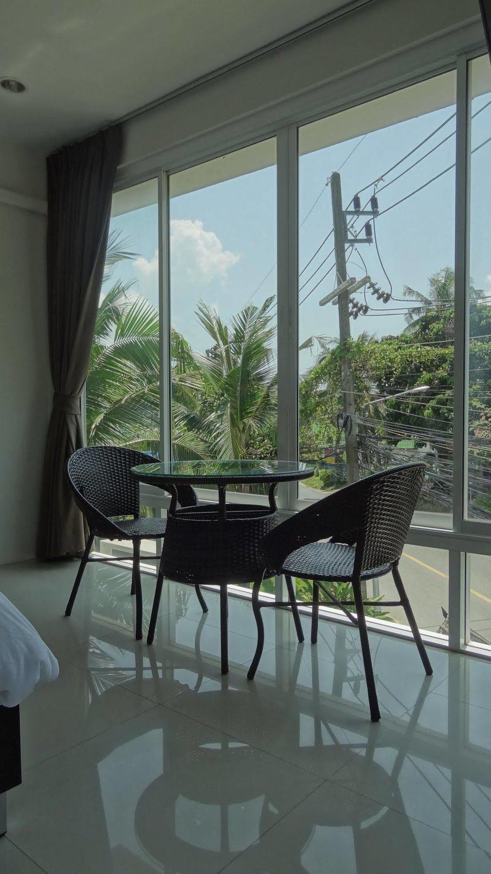 But Different Phuket Boutique Hotel Nai Harn Luaran gambar