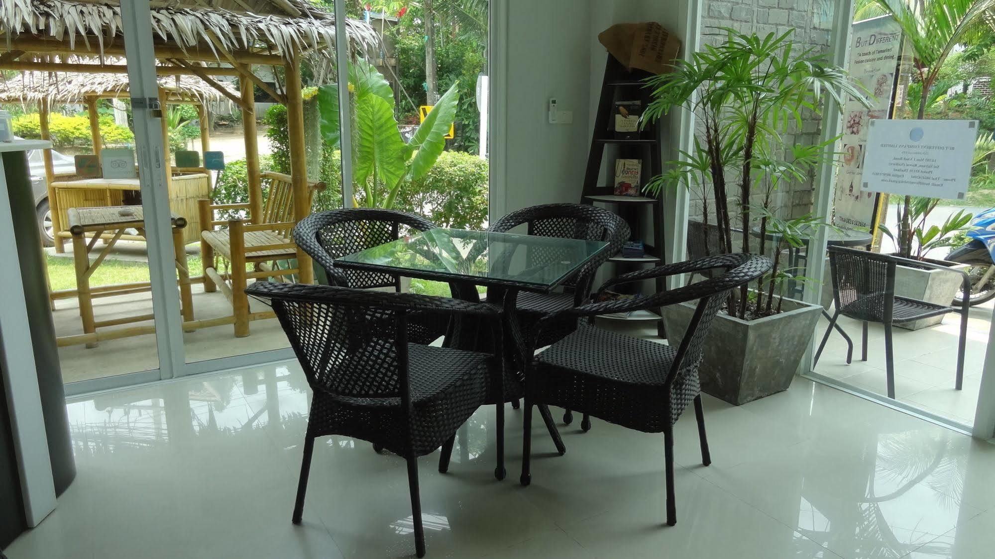 But Different Phuket Boutique Hotel Nai Harn Luaran gambar