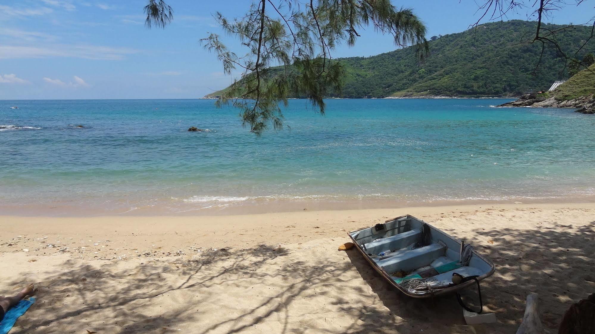But Different Phuket Boutique Hotel Nai Harn Luaran gambar
