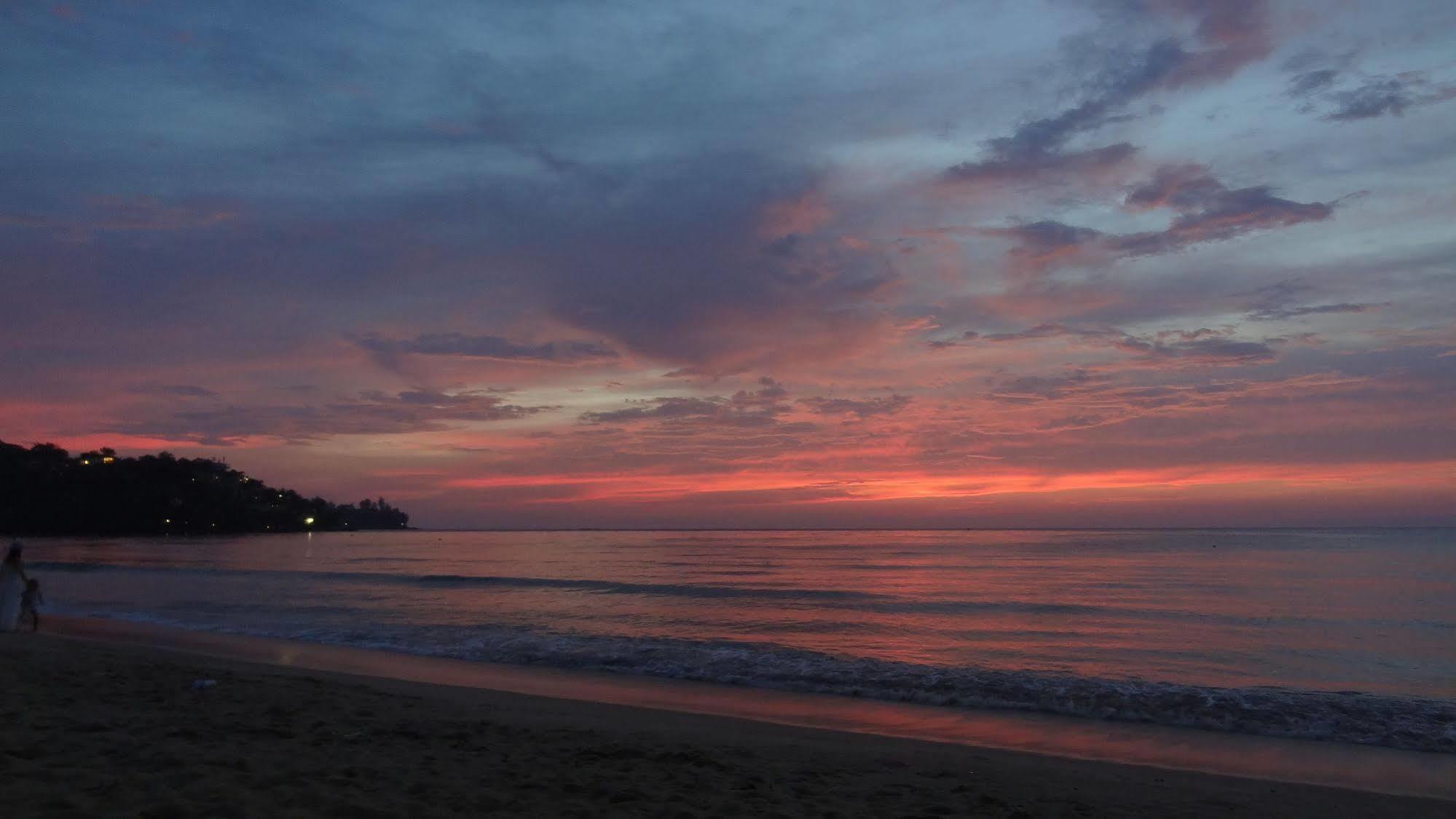 But Different Phuket Boutique Hotel Nai Harn Luaran gambar